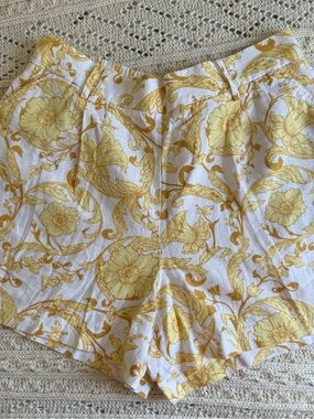 Women's Floral luxury inspired resort wear shorts - Yellow/White